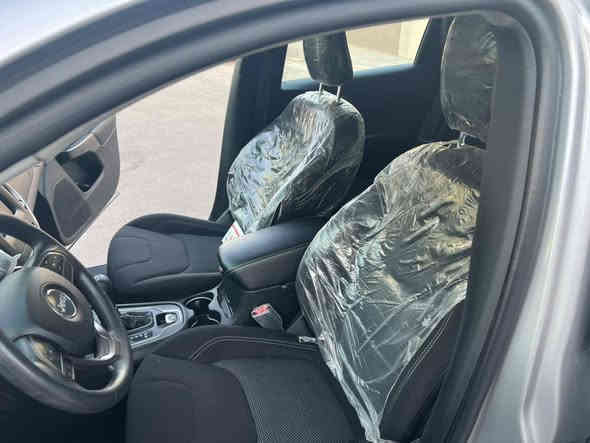 السلام عليكم جيب موديل ١٩ حادثها فقط بنيد مصلح نفسه صوره الحادث بل منشور
سياره جديده ماشيه ٧٠ الف
السعر   ١٤٨    وبيها مجال حك الجيه 
*********** مكاني بغداد مجمع البدور
