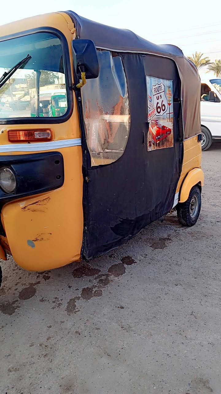 سلام وعليكم تكتك لبيع مديل١٨ رقم وسنويه ييها طخات خفيفه وضحات بلصور تكتك جاهزه وخير من الله السعر  ٦ ملاين وبيها مجال العنوان بغداد الزعفرانيه ***********
