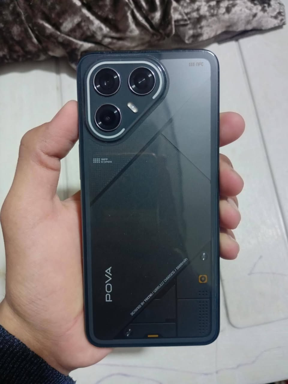 اغراضه كامله 
جهاز جديد استخدام قليل ونضافه كدام العين 

 شراي يتصل مو شراي لا يتصل

اسم جهاز TECNO POVA 7 Ultra 5G

ذكرته 256===رام12=12...شاشه 144هريتز 

بوبجي 120 فريم معروف جهاز بي نشره بل ضهر

دبل سماعه دبل شريحه ع فيس ما ارد تصل تدلل هذول بياع شراي لا تصير لوتي تكسر بي 

سعره 350جماعت280 لا تعلق نصيحه

مكاني موصل رقمي ***********
