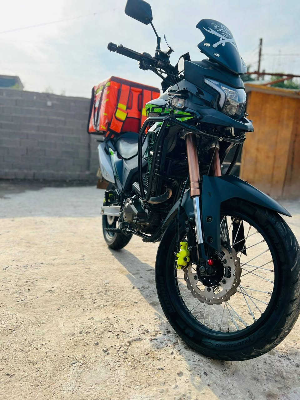 السلام عليكم
دايوان ادفنجر للبيع 
موديل 25 
محور تاير خلفي دايوان لايتي 
دراجة ماشية 18 
دهن موتل دراجة خير من الله 
سعر 3250 
*********** واتساب فقط 
مكانها بغداد البنوك
