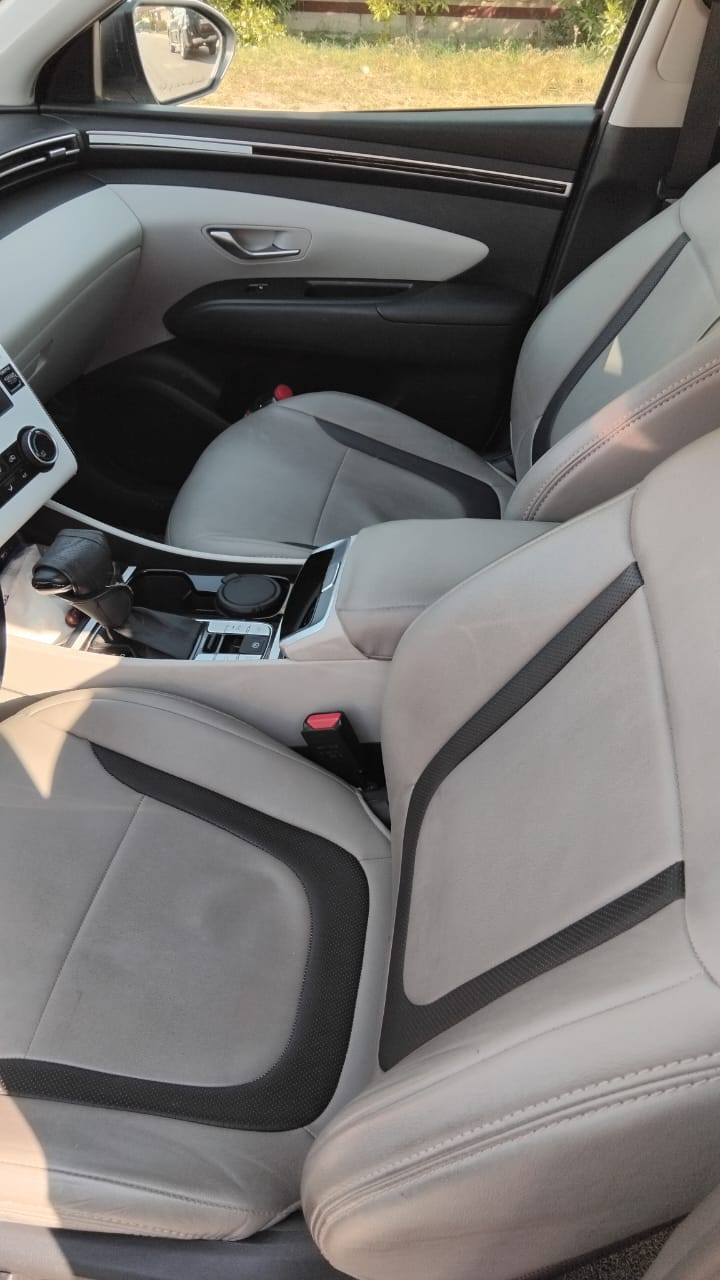 توسان ٢٣ماشيه ٣٨الف شاشه ايباد كشنات جلد وباقي المواصفات المعروفه مكاني بغداد حي الخضراء *********** واتساب السعر٢١الف دولار
