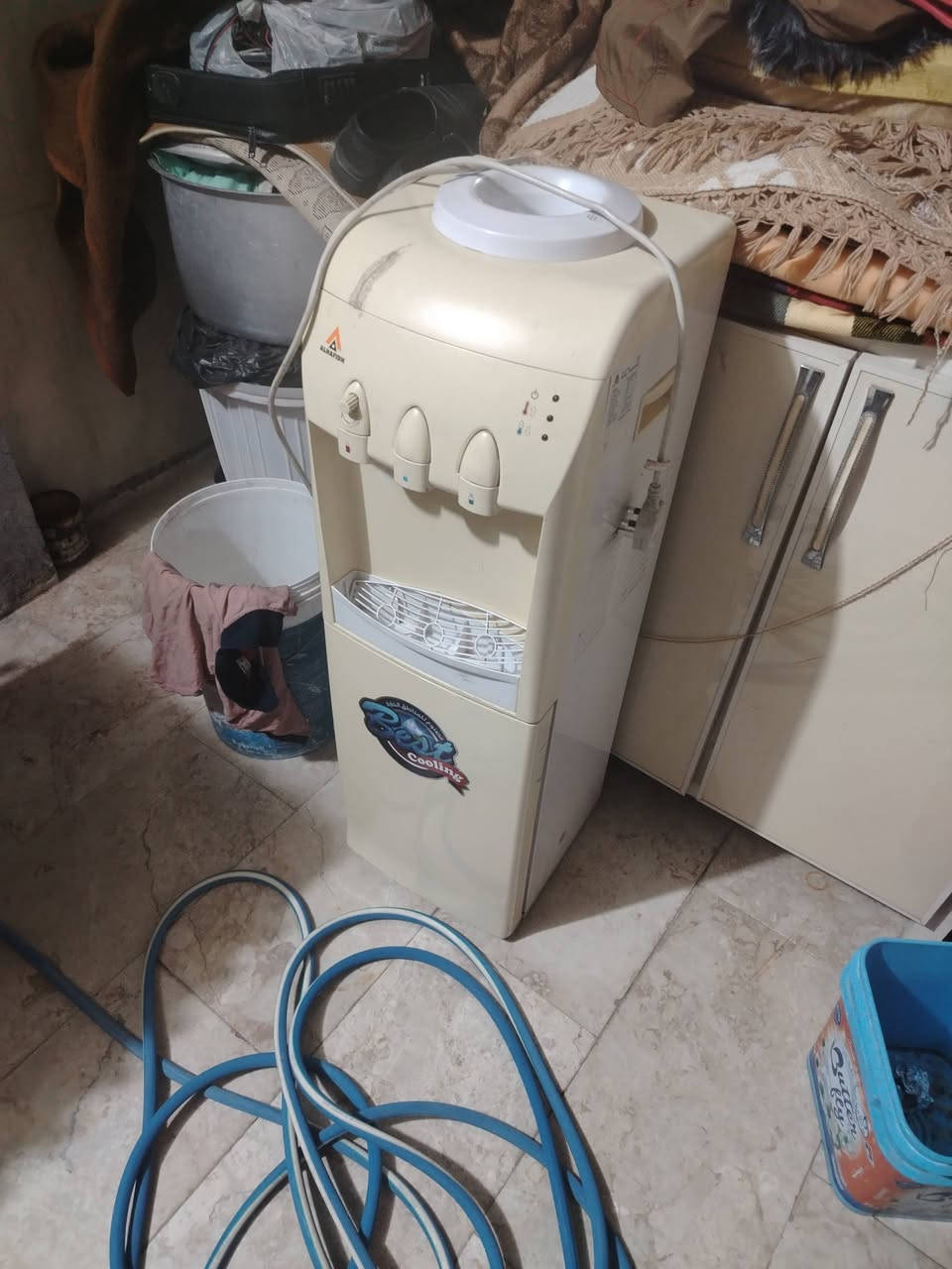 براد للبيع وطباخ مجمده وشاشه الوادي حجم ٢٨ البنوك٢ ٠٧٨٨٥٢٦٣٨٣
