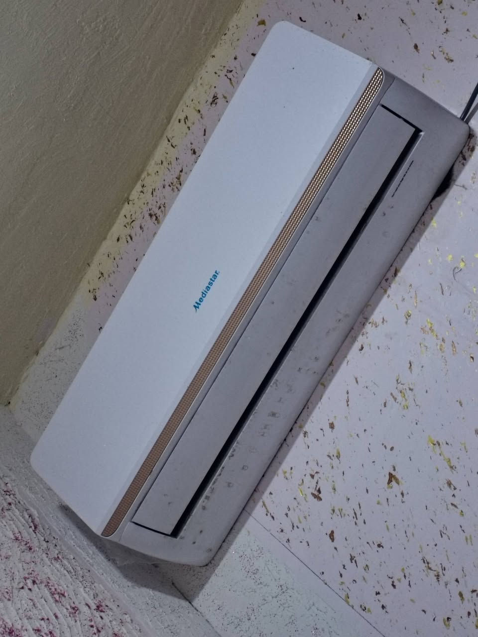 للبيع سبلت طن ونص جديد استخدام 6 اشهر في البصرة هاتف ***********
