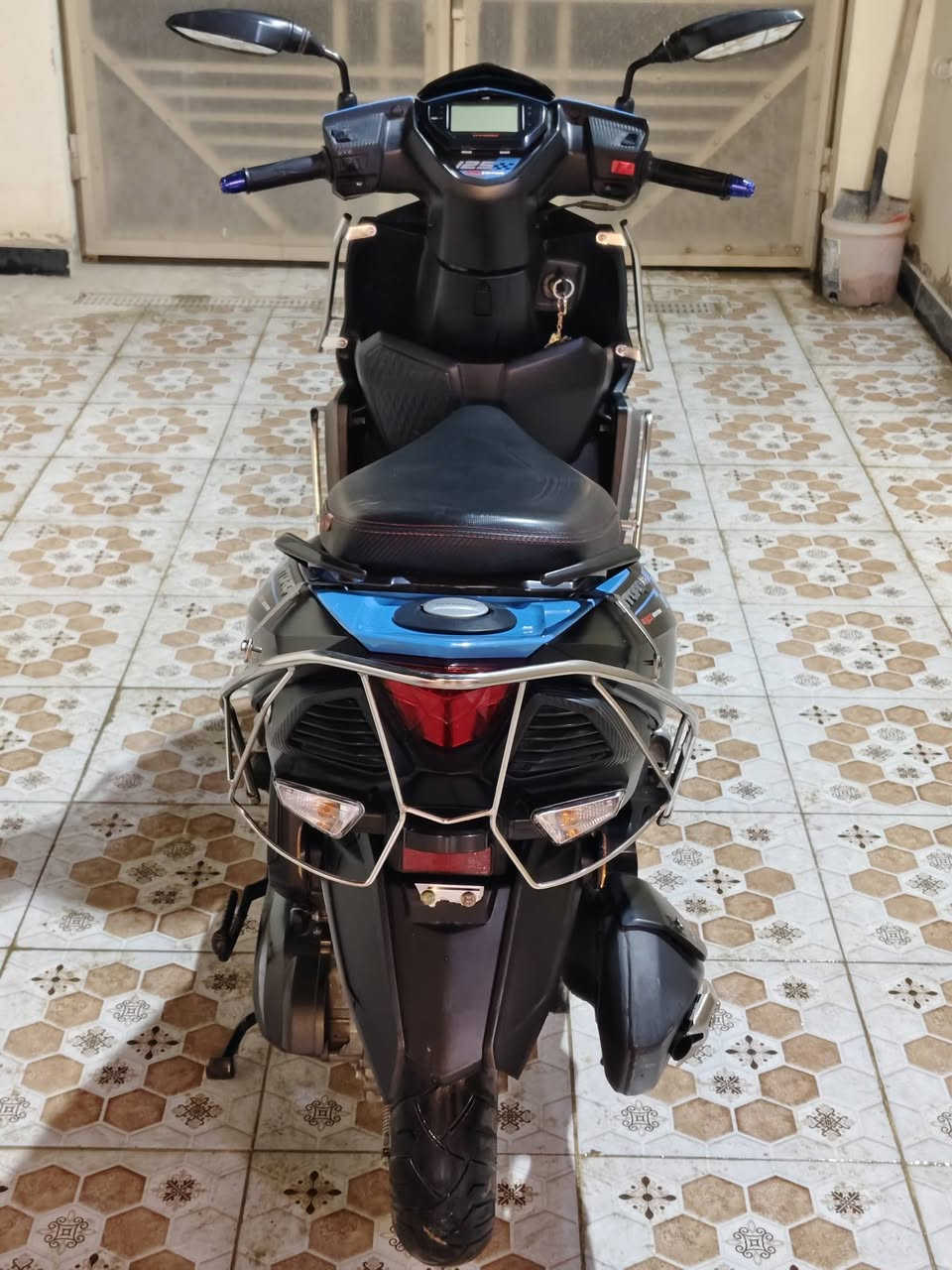 السلام عليكم
اللهم صلى على محمد وال محمد
مكلف بالنشر
دراجه انتورك موديل 2023
نضيفه ماشيه 8980
اوراق أصوليه كامله مع 2 سويج 
الشراي يتصل على الارقام
***********
***********
