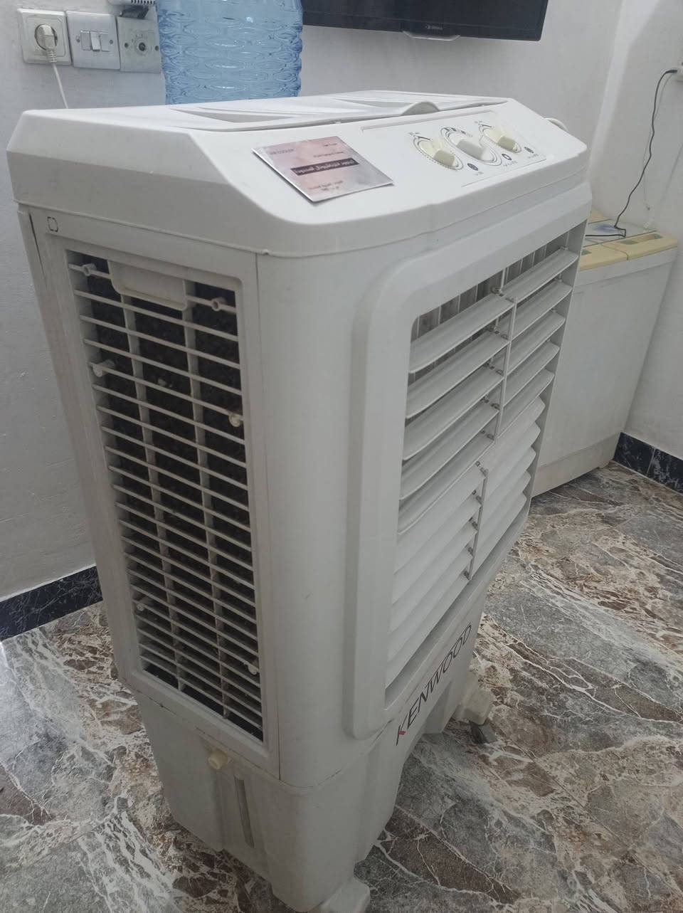 للبيع كنفيرات مضيفات مال بيت الوحدة 125الرقم ***********
