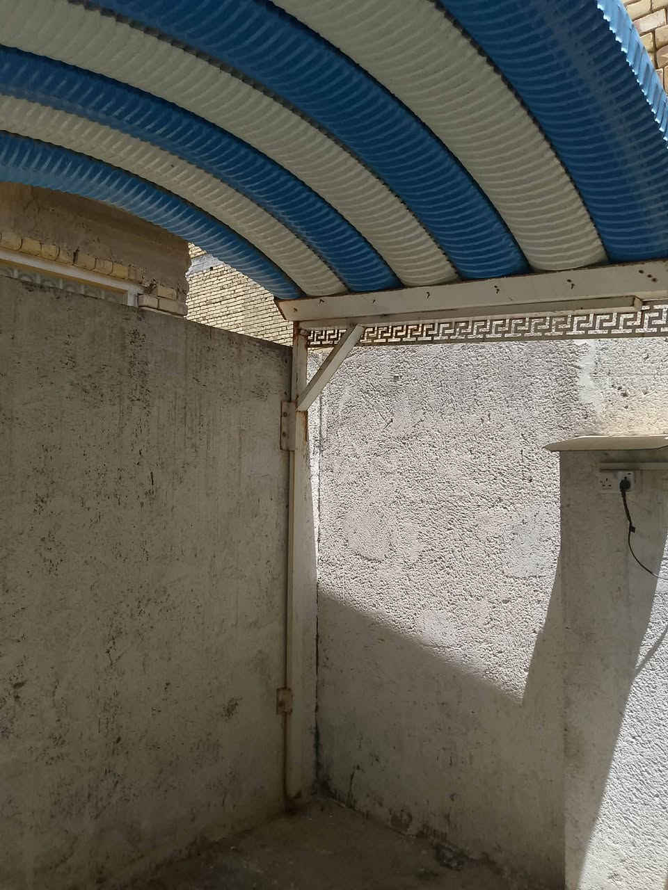 السلام عليكم 
سقيفه كي سبان الثقيل 
الارتفاع 260 والعرض 260 والنزال 230
شغل درجه اولى وتتفصخ 
السعر 250 
مكاني الشطره 
***********
