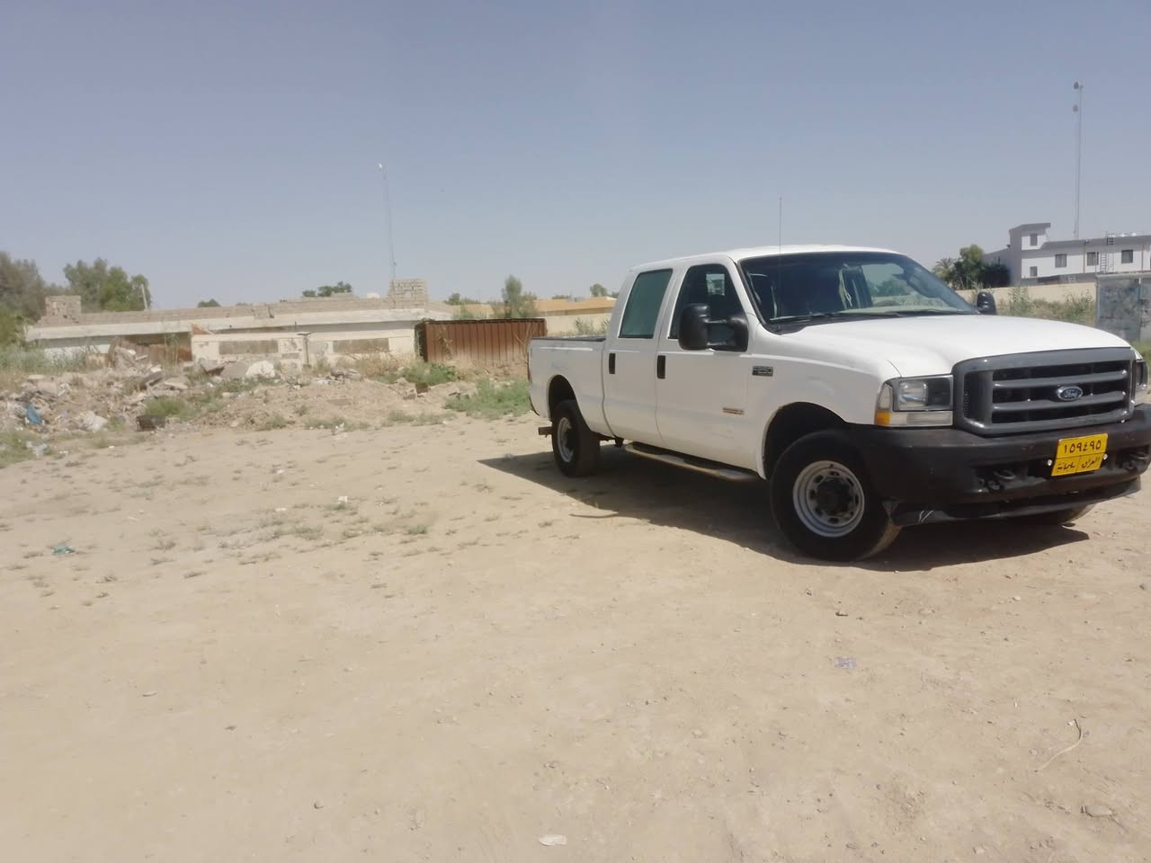 سلام عليكم من رخصة لادمن سيارة فورد سوبر ديوتيF250 2004لون ابيض كاز V8بسمي تحويل ثاني تبريد ثلج داخل مالها عرفة نوم لاتصال***********مكانها ديالى
