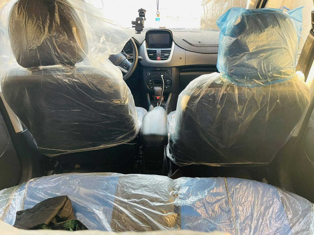 السلام عليكم

بيجو فرنسي 207i  2018

مواصفات 

تحكم بل الستيرن 

مثبت سرع 

شاشة اعطال

حساسات خلفيه وكامرة

مكينة ١٦٠٠ نظامين قيادة

بيها ٣ قطع صبغ ماواصل للدواخل

رقم بصرة بسمي هزة جديدة 

مكاني البصرة الصالحية السعر ٦٠
ماشية ٩٠

***********
