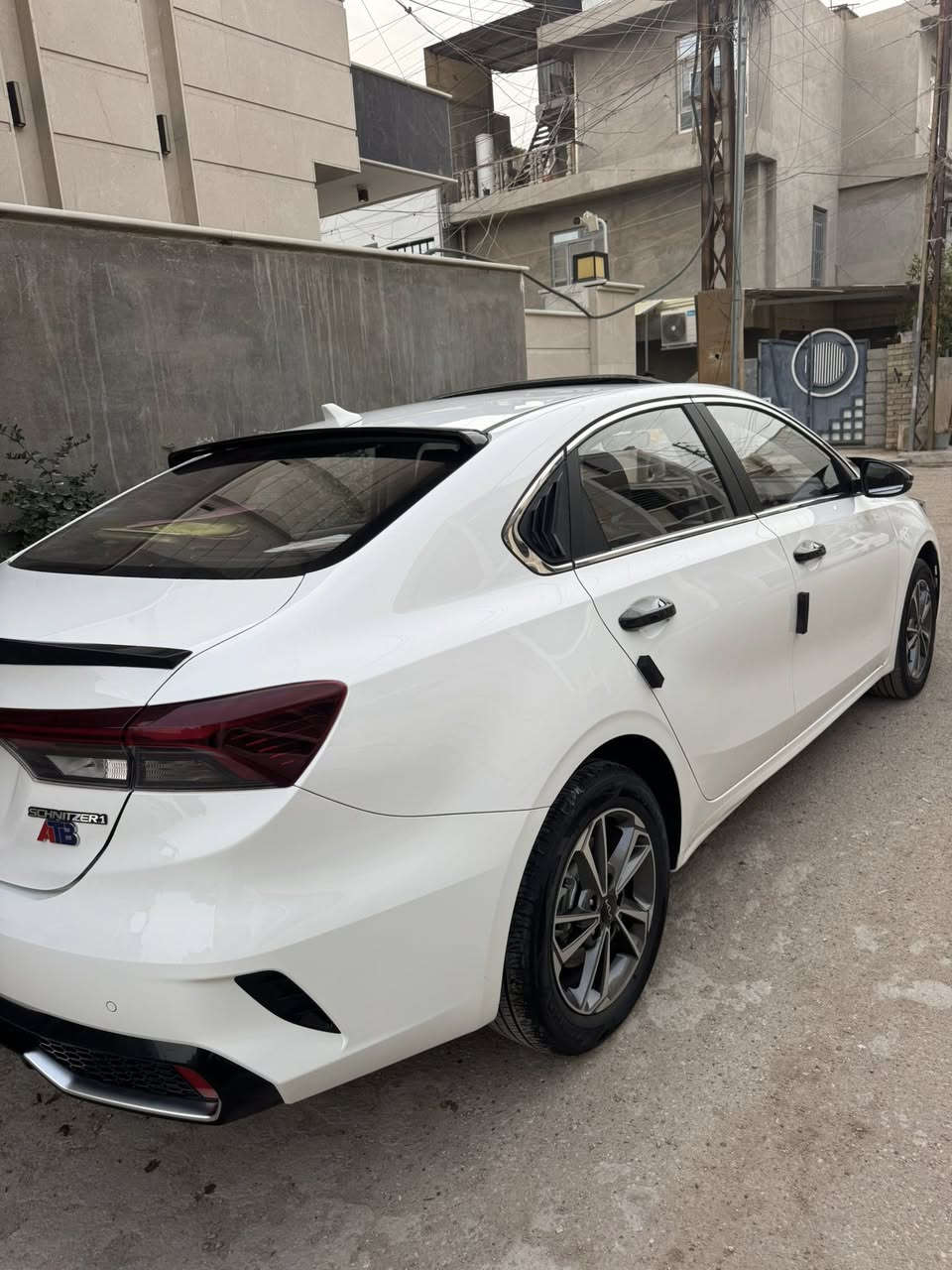 K3 موديل 2024
فول مواصفات ماشية 20 الف
مكفولة من كلشي السعر 140 وبيهة مجال
 مكاني بغداد بحي الجهاد وهذا رقمي 
***********
