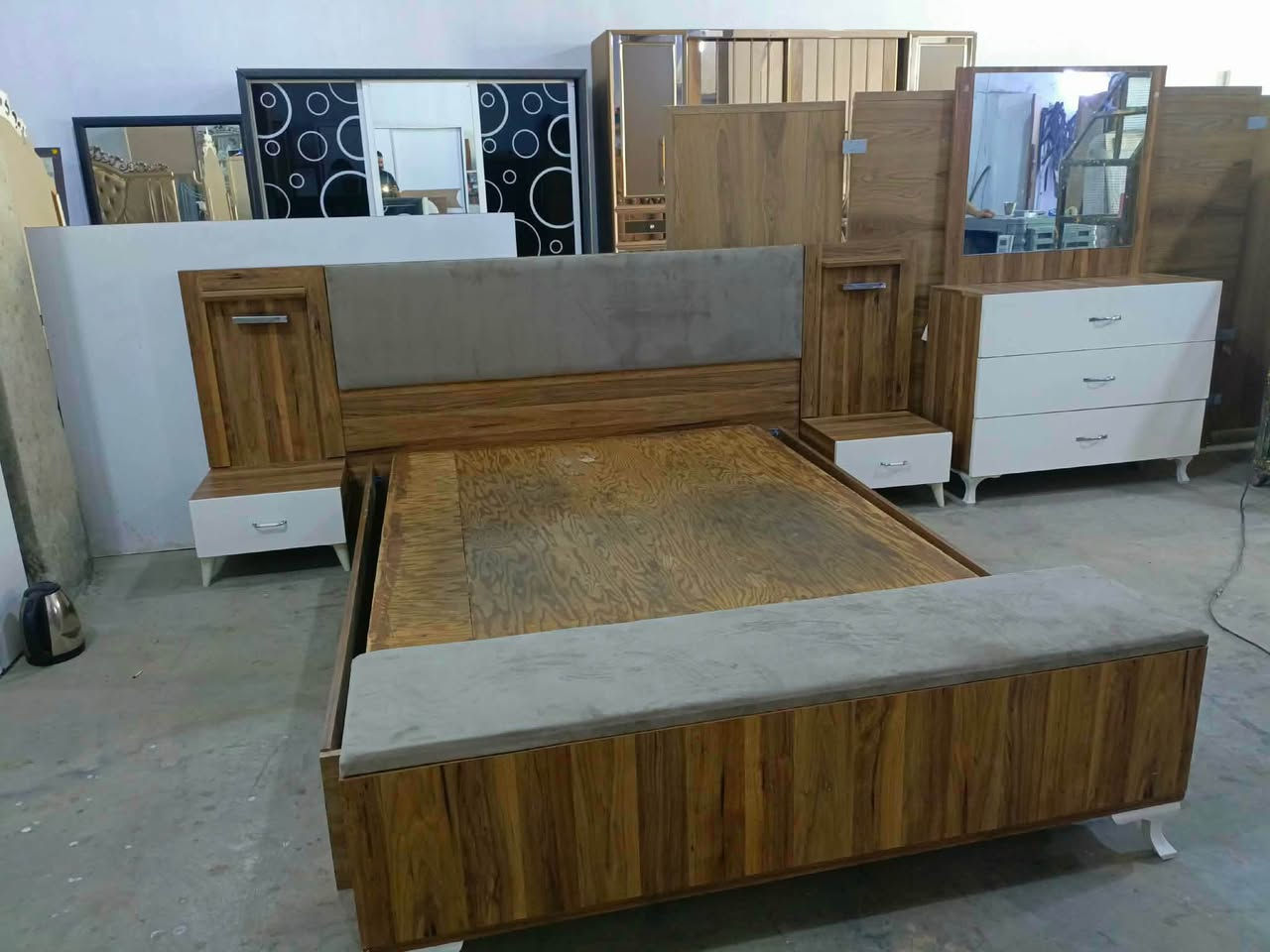 غرفه نوم للبيع كامل فقط كنتور ماعنده سعره150 شراي خابر رقم *********** Singapore
