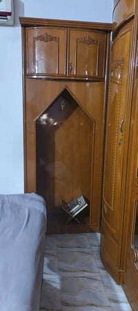 غرفة خشاب • سرير طابقين • النجف