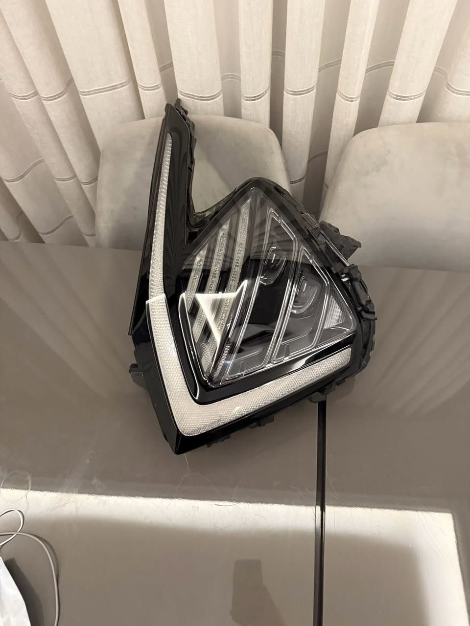 لايت سبورتج 2024 لد  احمر جهة السايق ***********
