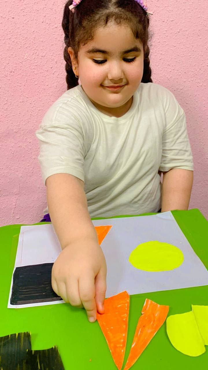 ✨ اعلان 
روضتنا بيت طفلك الثاني بمساحه واسعة 🏑🏑⚽️⚽️⚾️🏓🥍⛳️🎣🛝🪁
نستقبل الأطفال من عمر أربعين يوم الى عمر ست سنوات 
ونوفر لهم:
✅ رعاية شاملة مليئة بالحب والاهتمام
✅ أنشطة تعليمية مبسطة تنمي القدرات العقلية واللغوية للطفل 
✅ ألعاب هادفة لتطوير المهارات الحركية والاجتماعية ( العاب مونتسوري ) 

✅ بيئة آمنة وداعمة لنمو الطفل النفسي والجسدي  

💖 في حضانتنا، طفلك يكبر بالحب، ويتعلم بالمرح 💖♦️تعليم الطفل القراءة والكتابة والمهارات 
♦️كامرات مراقبة في جميع انحاء الروضة اون لاين 
♦️العاب فكرية حديثة والعاب تسلية 
♦️الروضة مجهزة بكافة وسائل الامان والسلامة (مطافأ للحرائق _حساسات )
♦️الروضة مجازة من قبل وزارة التربية والصحة 
تتكون من : 
غرف مكيفه ومجهزه بالأسره 
قاعه الألعاب 
قاعه الاطعام 
قاعه الدروس الخاصه ب المناهج 
غرف الحضانة مع كادر مربيات مميز لهم خبره ب الأطفال 
الدوام طوال ايام الأسبوع عدا الجمعة والسبت 
ويوجد اشتراك يومي- _سبوعي_-شهري

روضة عش النونو الاهليه 
#طريق_طفلك_نحو_النجاح
الموقع الجديد :
شارع النسيج
مدخل  شارع مطعم جبوري 
فرع مكتبه تولين شارع اعدادية الكوت للبنين 
واهلا وسهلآ ب لجميع
ارقام التواصل
***********
***********
اومراسله صفحه الروضه
