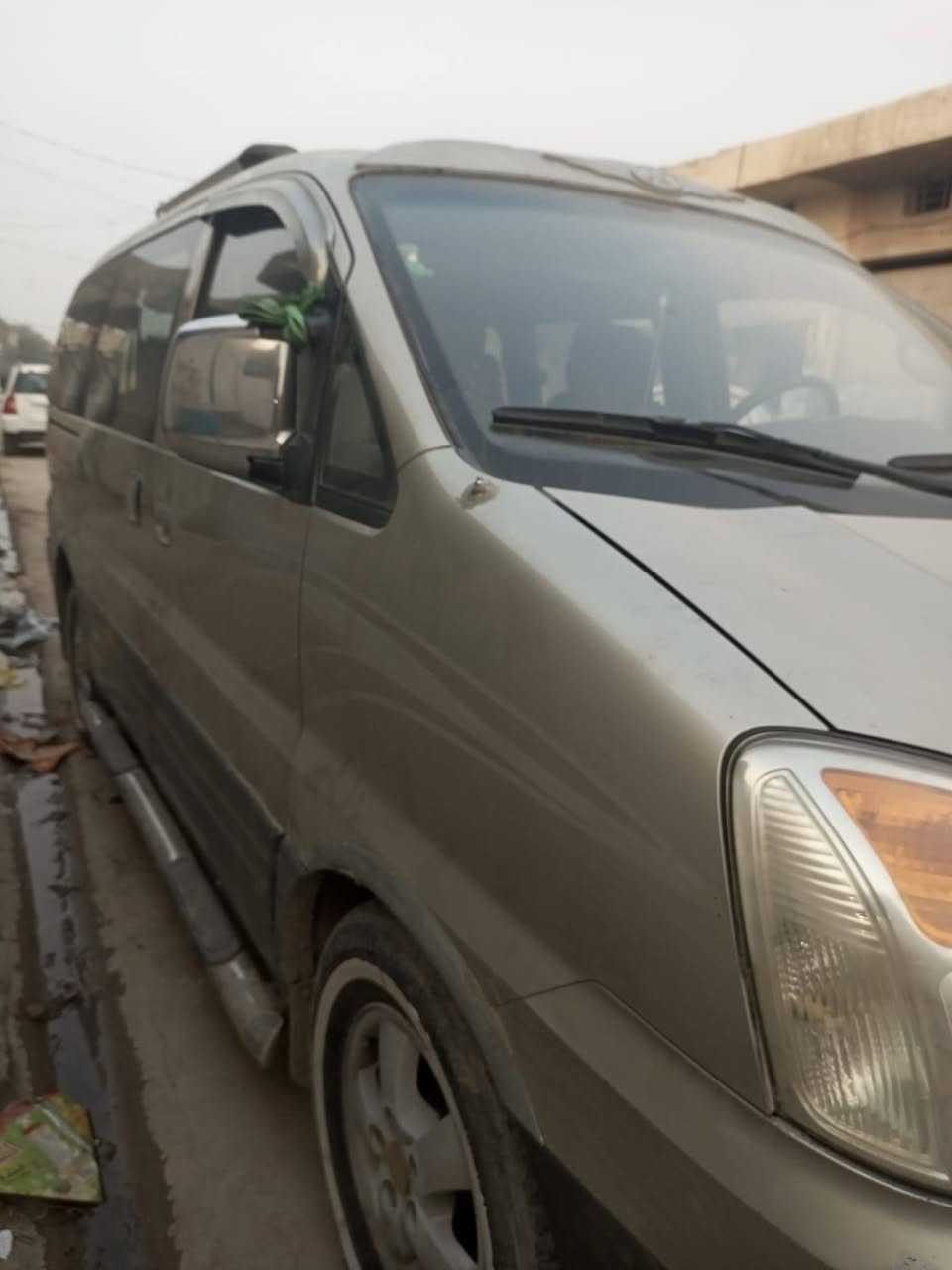 استاركس 8راكب 
رقم قادسيه 
2006
اجره 
كير عادي محرك مفتوح 
للاستفسار أكثر 
***********
