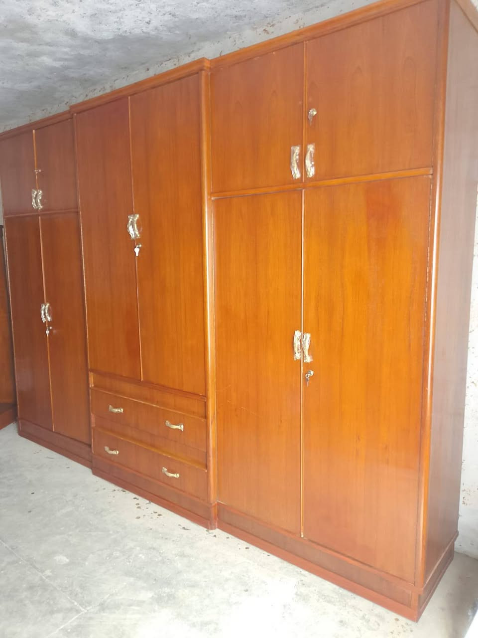 غرفه صاج داخل وخارج نضافه 100% السعر 550 قفل مع النقل داخل بغداد فقط وديالئ ***********
