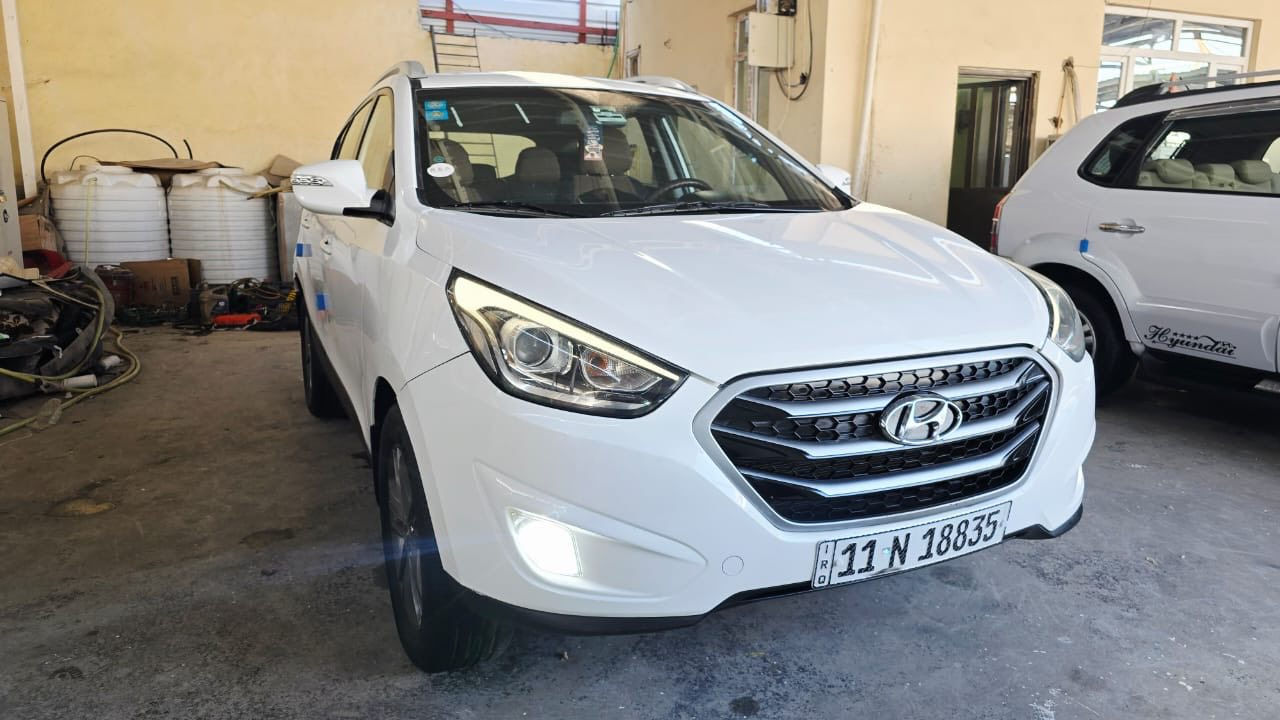 توسان موديل 15 كفاله عامه من الصبغ والتبديل محرك 2000 دوش جيد جداً كير جيد حداديه صدر   تخم تاير كله جديد ادامه كامه تبريد تدفئه كله جديد بأسمي شخصيآ
ماشيه 90 
السعر 153 بيه مجال 
مكاني بغداد اليوسفيه 
***********
