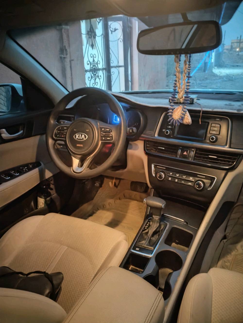 🚗 للبيع أو المراوس
كيا أوبتيما FE أمريكي 2017
 محرك 2.4 GDI  ماشيه 61 ألف فقط  مكينة وكير كفاله، مبدل بنيد فقط ،  داخلية نظيفة لونين، السيارة حره بأسمي. 
 رقم ذي قار خصوصي
💰 السعر: 130 ورقة، بيها مجال.
🔄 مراوس فقط مع سورنتو أو سنتافي موديل 2020 وأدفع فرق إذا اتفقنا
📍 الموقع: ذي قار - الناصرية.
📩 للاستفسار واتساب (***********)