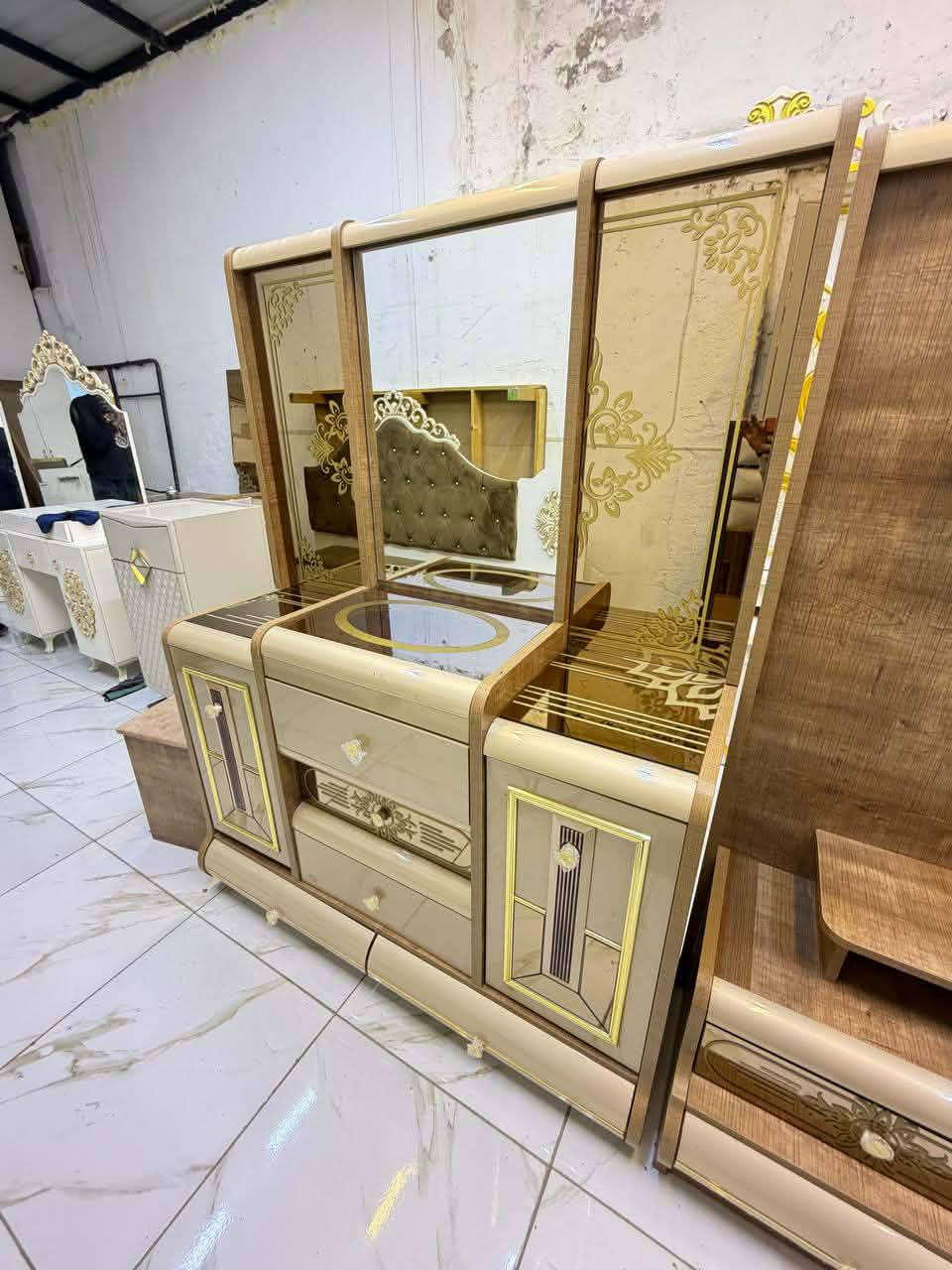 غرفة نوم مستخدمة نضافة 90‎%‎
عدد القطع 11 
شغل ثقيل 
نضام بيبان 
سكك هايدروليك 
سرير جك مخزن 
ملكي 
لون مميز 
كوالتي عالي 
سعرها مليونين و100/مليون و900

شد و نقل داخل بغداد مجاني


**إذا كنت صاحب هذا الإعلان وتريد حذفه لأي سبب، رجاءا أرسل رسالة إلى الدعم الفني**