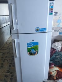 ثلاجة جديده مصار فتره من مشتريه للبيع  المكان الخطيب 07716644105