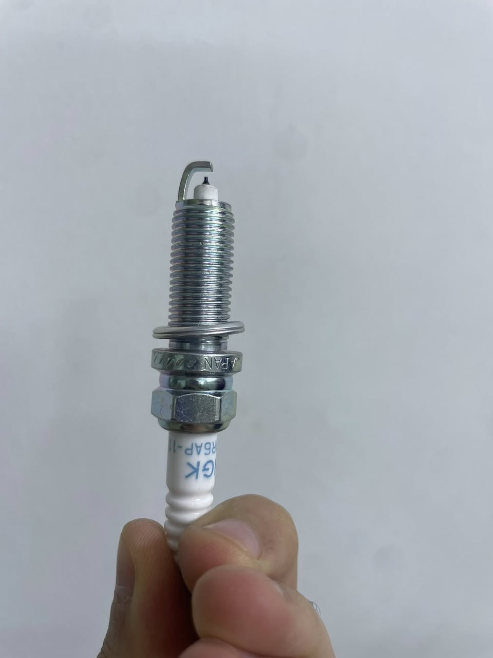 السلام عليكم يتوفر
- بلكات 

***********
