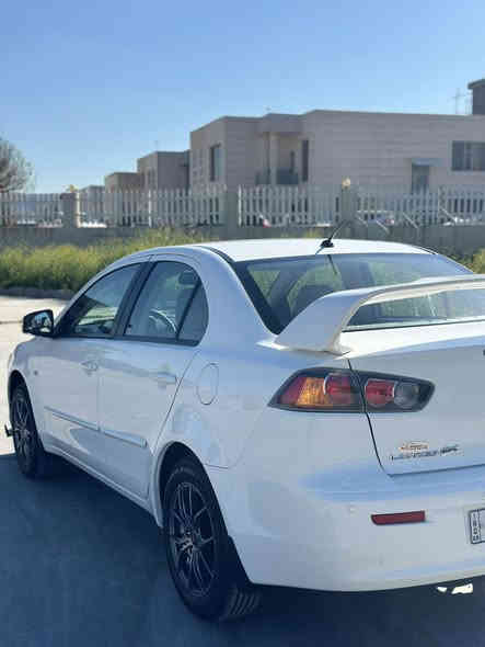 سه ره تا به ناوى خواى گه وره  
لانسه ر بو فروشتن موديل 2015
ره قه مو سه نه وى تازه يه تا مانگى ٧\ 2027
مه كينه 20 مه رخوب يابانى ئه سلى  
گيرو مه كينه و كاره باى به شه رت برخوى با نه دراوه  
ناوكريمى ته بريد ساردو گه روم له سه ر سويچ 
سه ياره كه تابلى جايزه مالى دوسته  هى مه عره ز نيه  
175كم روشتوه 
بوياخ پارچه و نيويك   به دوپارچه ئه يفروشم  
سعريش 126  مه جال 
تكايه مشته رى تيل كات 
***********
