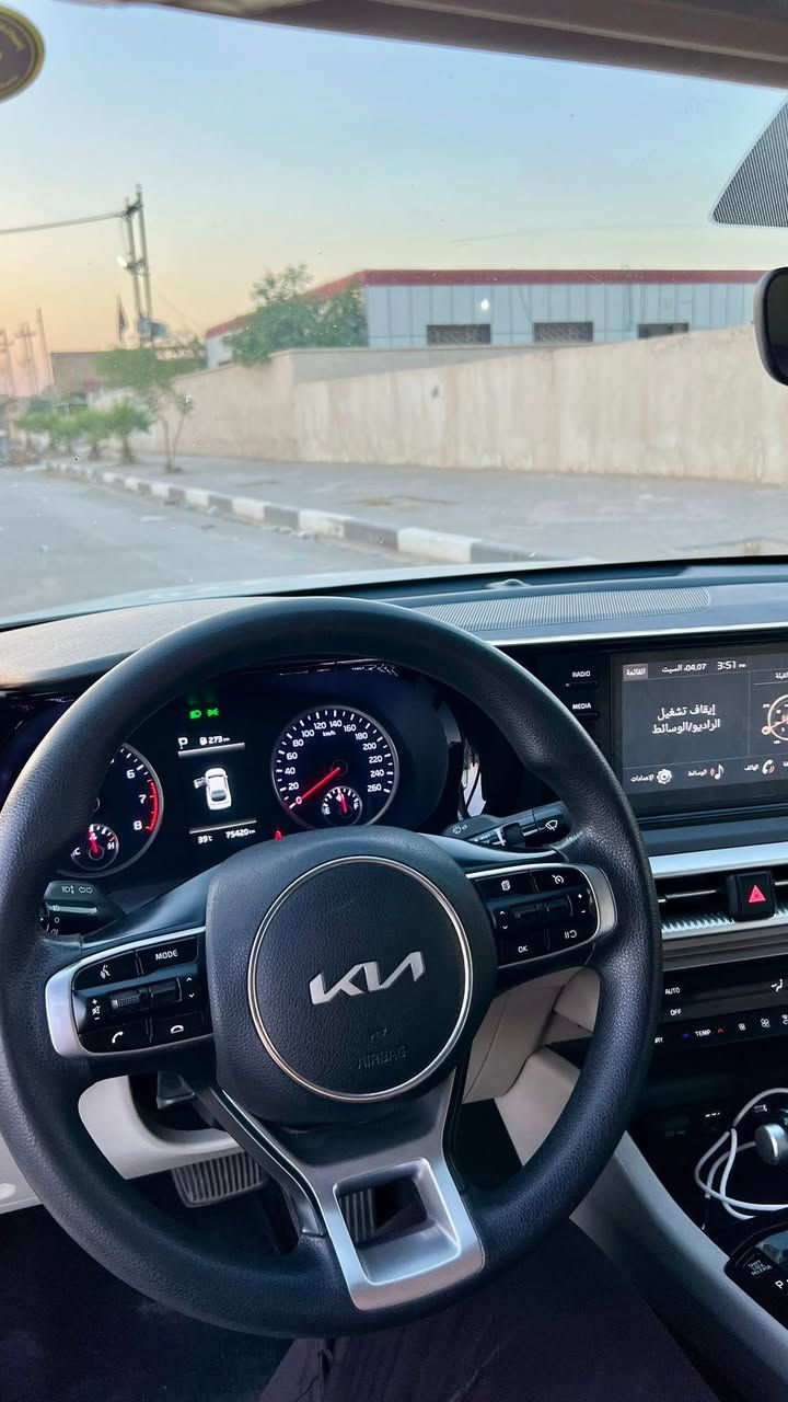 كيا 2022 K5
مواصفات خليجي نص فول  رقم اربيل
محرك 2.0 
كفالة السيارة بدون فتح بدون صبغ بدون بارد 
كير ومحرك كفالة 
السعر 185 و مجال كلش بسيط 
الرقم *********** 
العنوان البصرة القرنة
