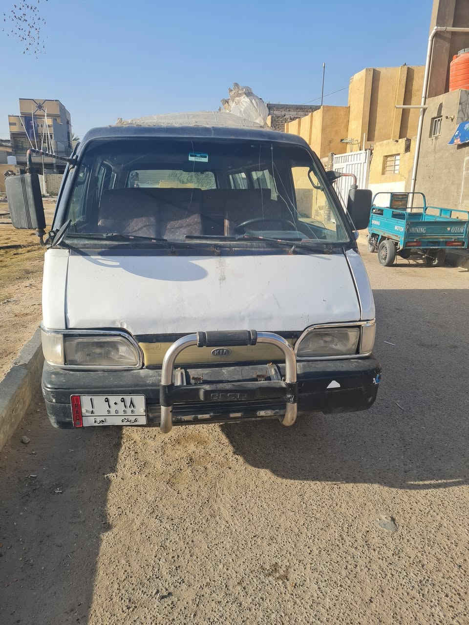 السلام عليكم كيه بسته للبيع موديل 94سنويه 28 مصفره هيه وغرامات خط حي العامل كهربائيات كله شغاله دوشمه وكاعيه جديده تخم تاير جديد حداديه نضيفه لاتنقيص ولا تبخير كير ومكينه خير من الله السعر 28 وبيهه مجال اتصل وبيك خير وتدلل *********** مكاني كربلاء حي العسكري قرب جامع الامام المهدي
