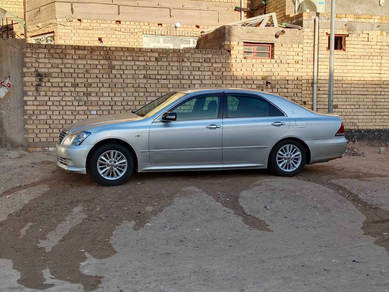 السلام عليكم شاهينه للبيع او المراوس بملكه صدفيه او اوبتيما  شاصي 82 موديل 2005 
ترحيب خمس بصمات بصمه سوده 
ومعروفه باقي المواصفات 
معروضه 135 
تحورة نجف من جوه فوك امارات والظفيره عايدها بالنجف ولا كلوب يشتغل شرط 
***********
