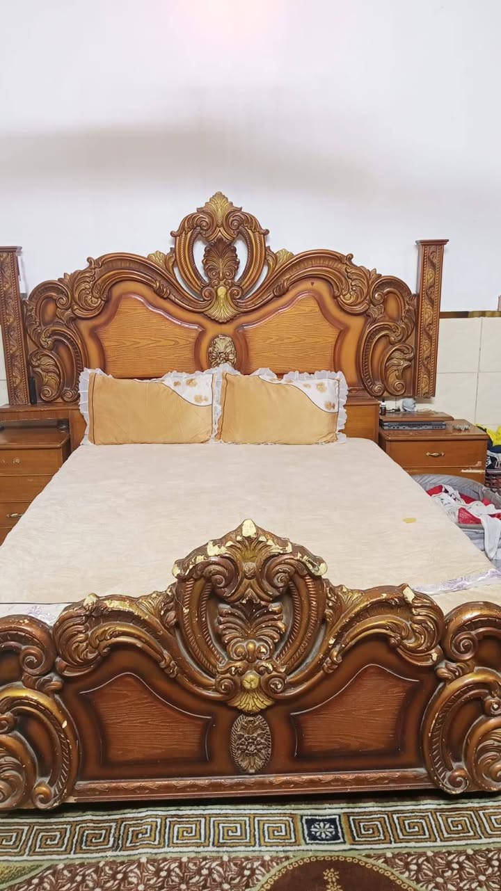 غرفه صاج اصلي درجة اولى
6 بيبان بيه ضرر بصيط  موضح بل صوره 
اي استفسار اتصل ***********
السعر 450 مكان بغداد مدينة الصدر
