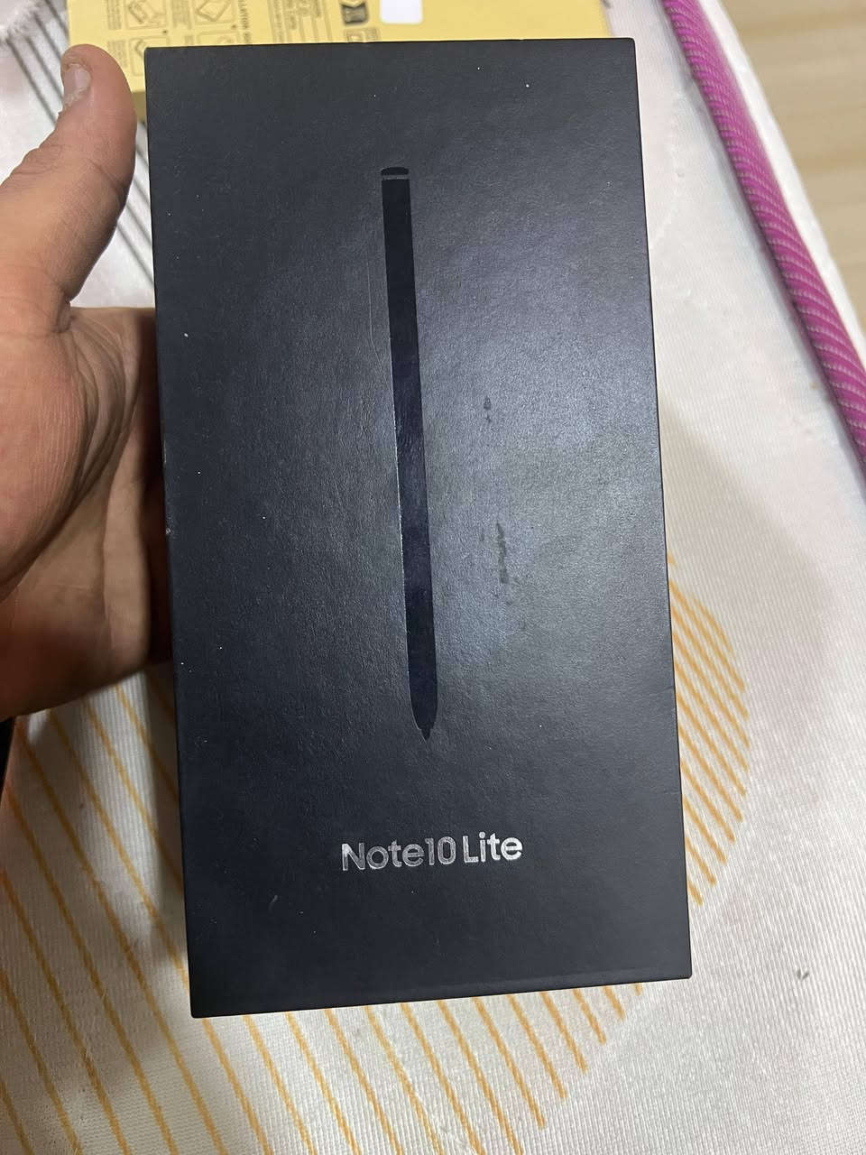 جالاكسي نوت 10 لايت جهاز كله شغال كلشي ما مبدل بي جهاز نضيف وحلوو ذاكرته 128 جهاز وياه كارتون وياه لازكات اصليات 2 جهاز حلوو بيع او مراوس بجهاز ثاني بدون فرق السعر 200 وبي مجال قليل للشراي متواجد خاص مكاني حيانيه شارع السيد
