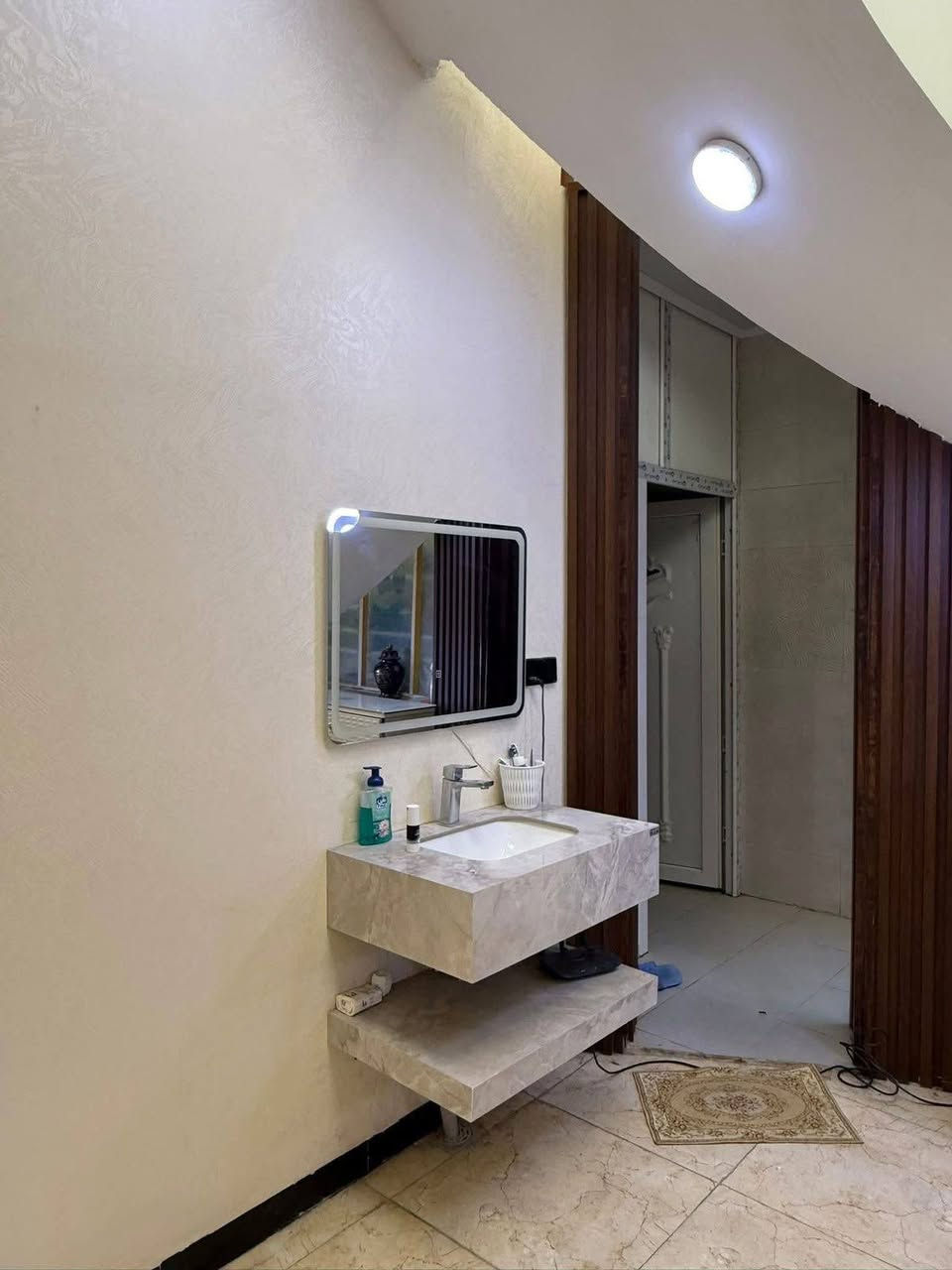 #السلام عليكم
#بيت للبيع في شارع 80كربلاء خلف مول نون يبعد عن شارع 80 .150متر فقط 

#مساحه 200 متر..🤍
واجهه 10متر.... 🤍
نزال 20متر....🤍
#طابو زراعي سند 25 
#البيت بناء حديث 2023-2024..⚡🔥
#خدمات كامله ماء وكهرباء ومجاري وتبليط وكيبل ضوئي 
#شارع 10متر تبليط ومتكامل...
#يتكون البيت من طابقين ⬇️🔥
#الطابق الاول ⬇️ 
( گراج .طارمه .استقبال. مطبخ . صحيات داخليه وخارجيه. غرفتين نوم.)..
#الطابق الثاني ⬇️ 
(غرفتين نوم. بيتونه . مجمع صحيات. سطح.).
#البيت بناءه درجه اولى متعوب عليه جدا جدا وبالعافيه ع الي يكون من نصيبه🔥
#سعر البيت جيد مقارنه بموقعه 🔥 
للاستفسار اكثر الاتصال على الرقم التالي ⬇️⬇️⬇️⬇️⬇️ ...
***********.....
