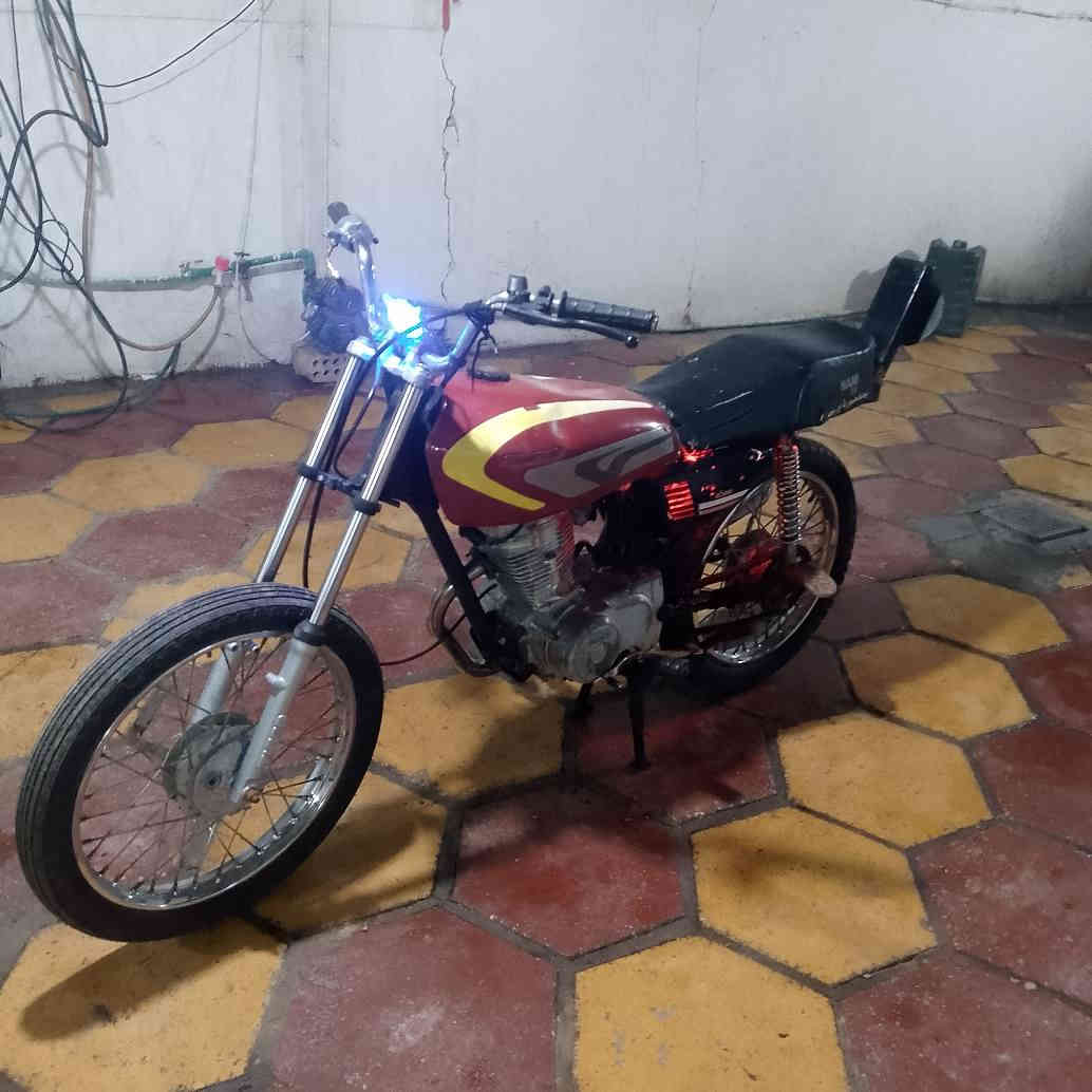 سلام عليكم دراجه تايكر 18سي جي للبيع  مكينه ناعمه لا تنقيص ولا تبخير ولا صوت
كلك كلك دراجه جديده معنه كلمه عنواني واسط صويره 

***********
