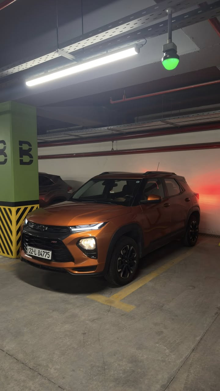 تريل بلايزر LT 2022 رقم اربيل
محركها 3 سلندر 1300 تيربو ماشيه 84.000 km
ضررها خلفي فقط الصندوق مبدلي نفس اللون
وبلعراق نضربت بلباب الخلفي من جهه السايق
بدون دواخل والايرباكات كلها سليمه وصورها بامريكا موجوده 
المواصفات ..
بصمة تشغيل - تدفئه كشنات-تشغيل عن بعد - رادار مانع تصادم امامي جانبي خلفي - نقاط عمياء - تحديد مسار- شاشه دجتل - لد نهاري ليلي-اوتو ستوب
السعر 130 ورقه
مكانها اربيل

0750 889 4577
