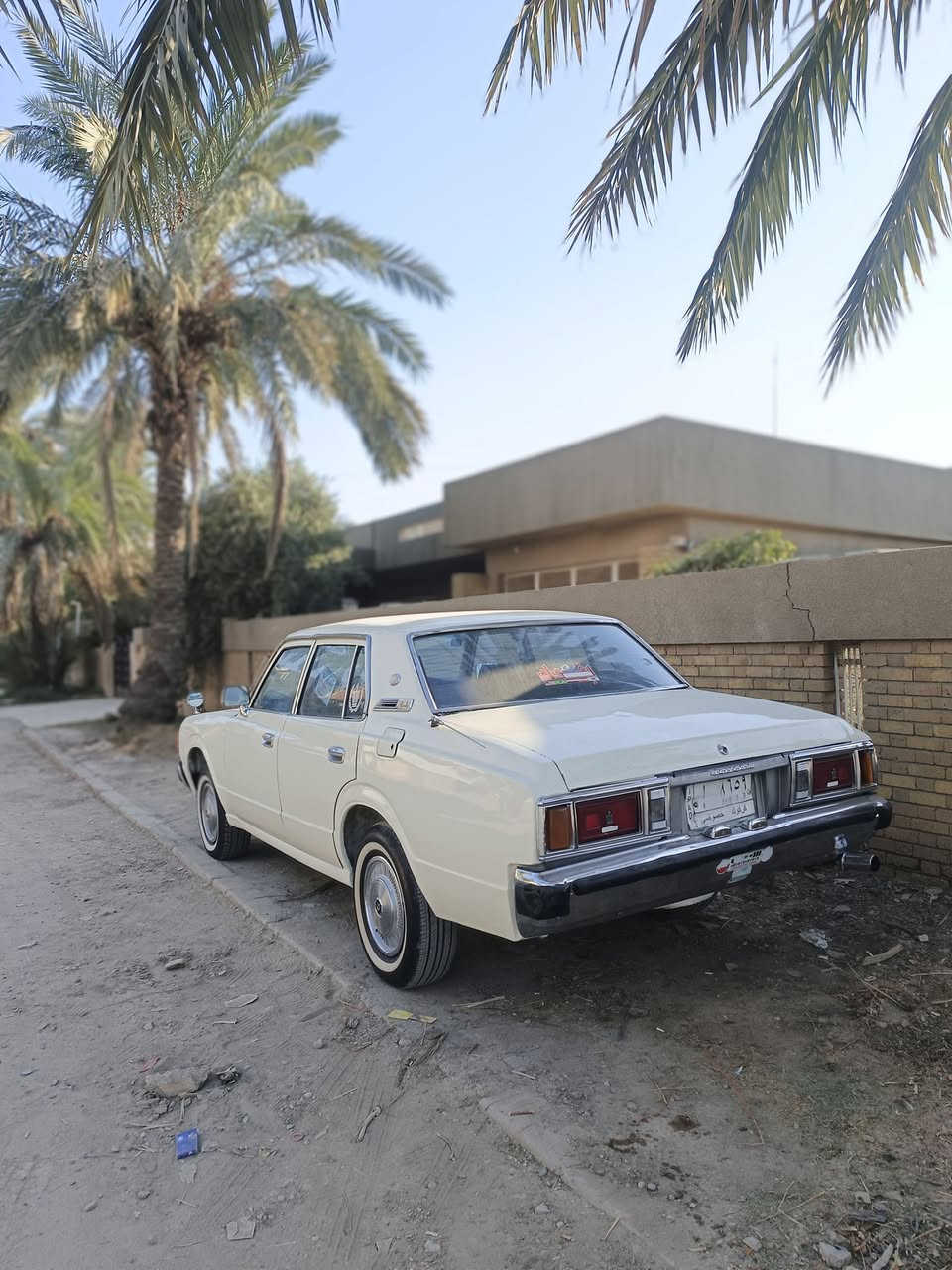 كراون ٧٩ سياره مبدل بيه ٤بيبان وبنيد من اليابان جدد سياره مكفوله شواصي ولغود ومحرك جديد ونجي صدر امامي خلفي جديد وتحتوي عله شاشه صبغ درجه علمود البيبان لائن مو مطابق الون سنويه  وارقام جديد بسمي السياره تحويل مباشر تبريد شغال بس لاغين البطل ممشغلي ودوشمه جديده مكان بغداد الشعب االسعر 80وبي مجال    الرقم الهاتف ***********
