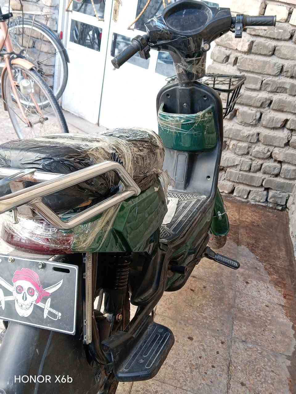 السلام عليكم
دراجة شحن للبيع
ملف جديد زوج تاير جديد
اشاير يمنه يسره شغال
سويجين وبصمتين
دبلات نضيفه
العنوان:بغداد الدورة شارع المعلمين
السعر:٢٢٥ وبيه مجال
لاتصال:***********٤
