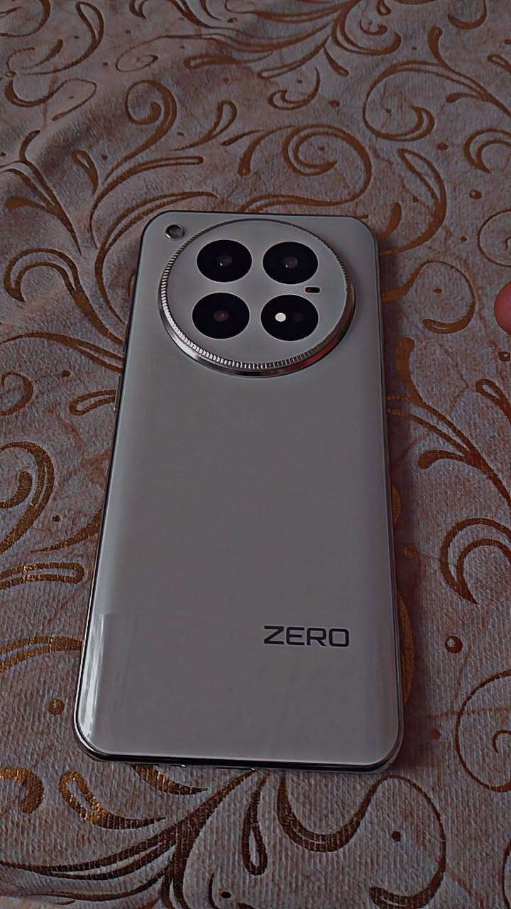 ان فنكس زيرو 40 
جديد ما صارلو شهر من فتحتو
ذاكره 512
معالج 8200
شحن 45 Watt
انطيك بي شرط لا مبدل شاشه
الاتصال على الرقم ***********
