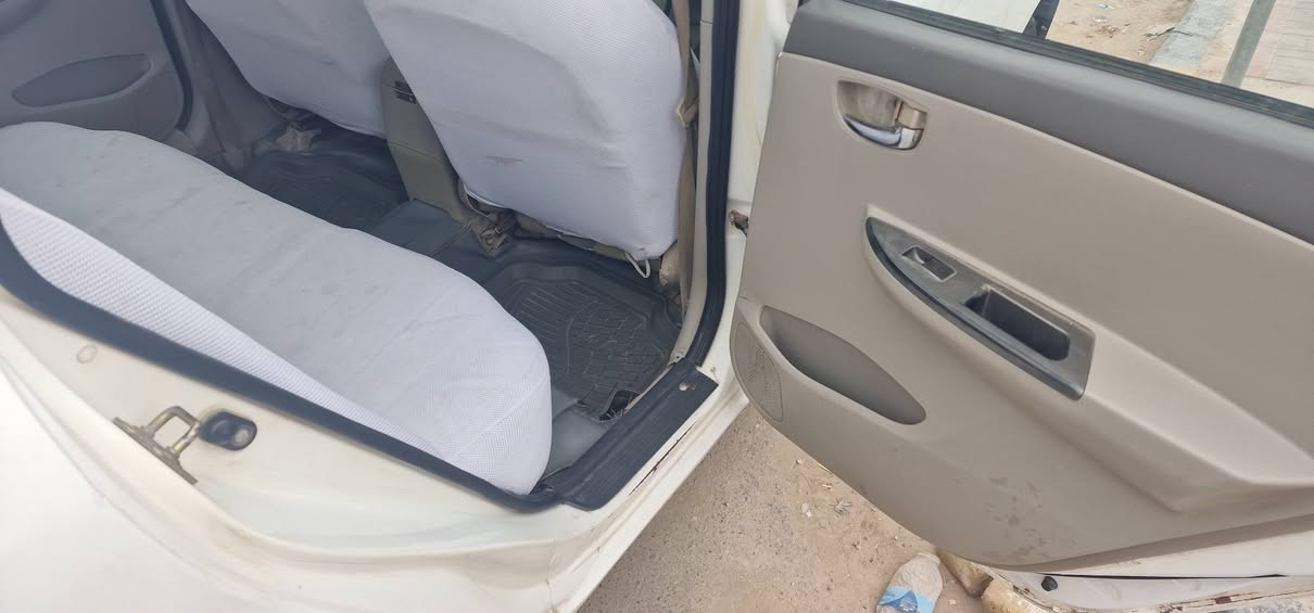 كير عادي كير عادي
بي واي دي كير ومكينه شرط كارتون ماتسمع صوتهه من تشتغل مكينه وكير ياباني
سيارة بيهه رشات صبغ بسيطه تلكيط خياسات فقط.

رقم دولي سنويه ل ٣١ توهه صاعده هزه كلشي شغال بيهه بصمه سنتر لوك جام اوتو

الشراي يتصل سعرهه 55$ ورقه مجال بسيط للشراي مكانهه السماوه
***********
***********
