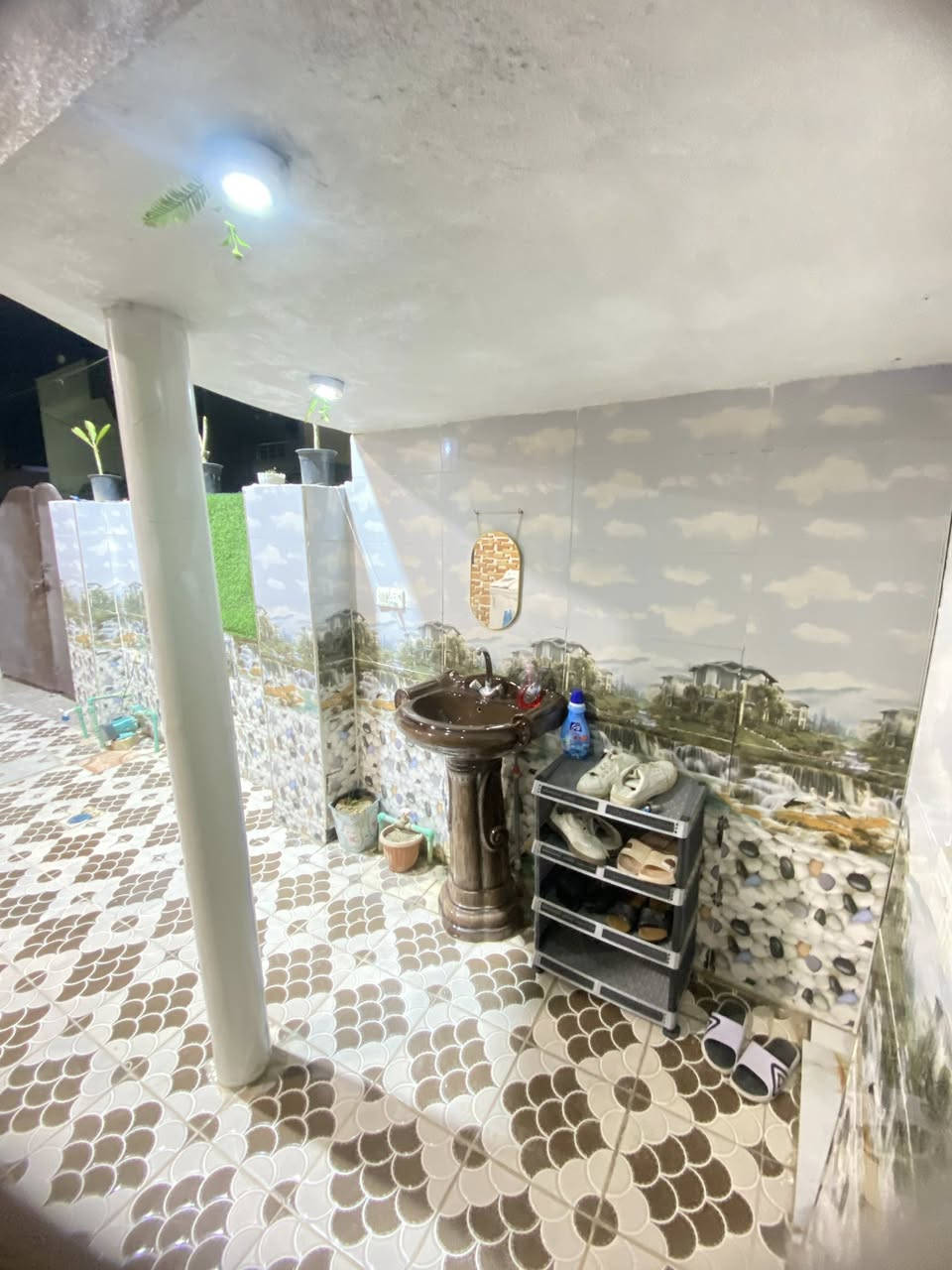 دار 🏠 سكن طابو صرف للبيع
المساحه ٢٠٠ متر
واجهية ١٠ و نزال ٢٠ 
طابق واحد بناء 🔨 بلوك بحالة جيدة بناء عام ٢٠١٧
يتكون من غرفتين نوم وصالة واستقبال ومطبخ ومنور وكراج وصحيات داخلية وخارجية 
موقع جيد جدا 
قضاء الصويرة حي الاسرى مقابل سكلة حجي شامل خلفة المنتزة الجديد قريب على الشارع التجاري كلش بس تدخل الفرع يصير كبالك البيت 
متوفر كافة الخدمات ماء 🚿 اساله و كهرباء ⚡️ وتبليط
السعر مناسب ويرهم مراوس حسب القناعة ***********
