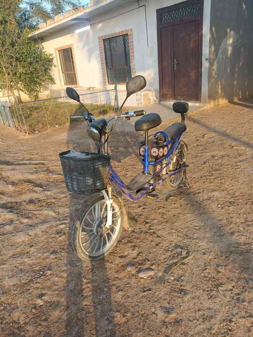 دراجه شحن موديل ٢١ للبيع سعر ١٧٥ وبي مجال عنوان الخالص هبهب رقم الهاتف ***********
