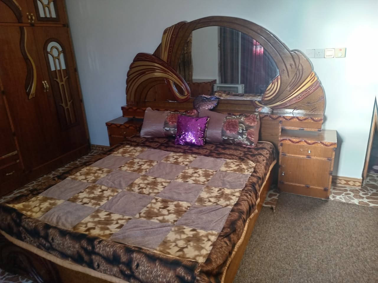 غرفه النوم للبيع مستعمله السعر ٧٥٠ الف وبيها مجال للإستفسار الاتصال على الرقم ***********
