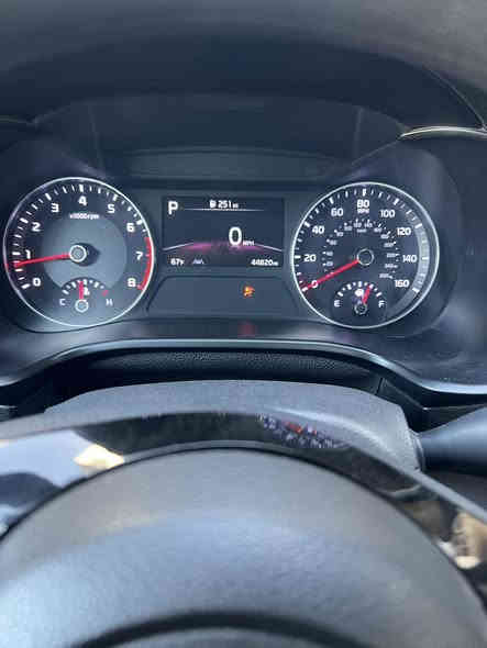 السلام عليكم  كيا فورتي للبيع موديل 22 أمريكي. حادثه فقط بنيد تبديل اصلي وكاله نفس ألون  وجاملغ جه العبري بي بارد قليل وتكحيل بسيط محرك 2000 دوش كير اي تي نص موصفات تحكمات ستيرن قياده ذاتيه شاشه كاربلاي ويل كب كروم سياره حلوه وجاهزه مابيها كل نقص ايرباك استيرن فقط شاصي لغود مكفوله من كلشي السعر 150  سياره بأسمي رقم بغداد 
***********
