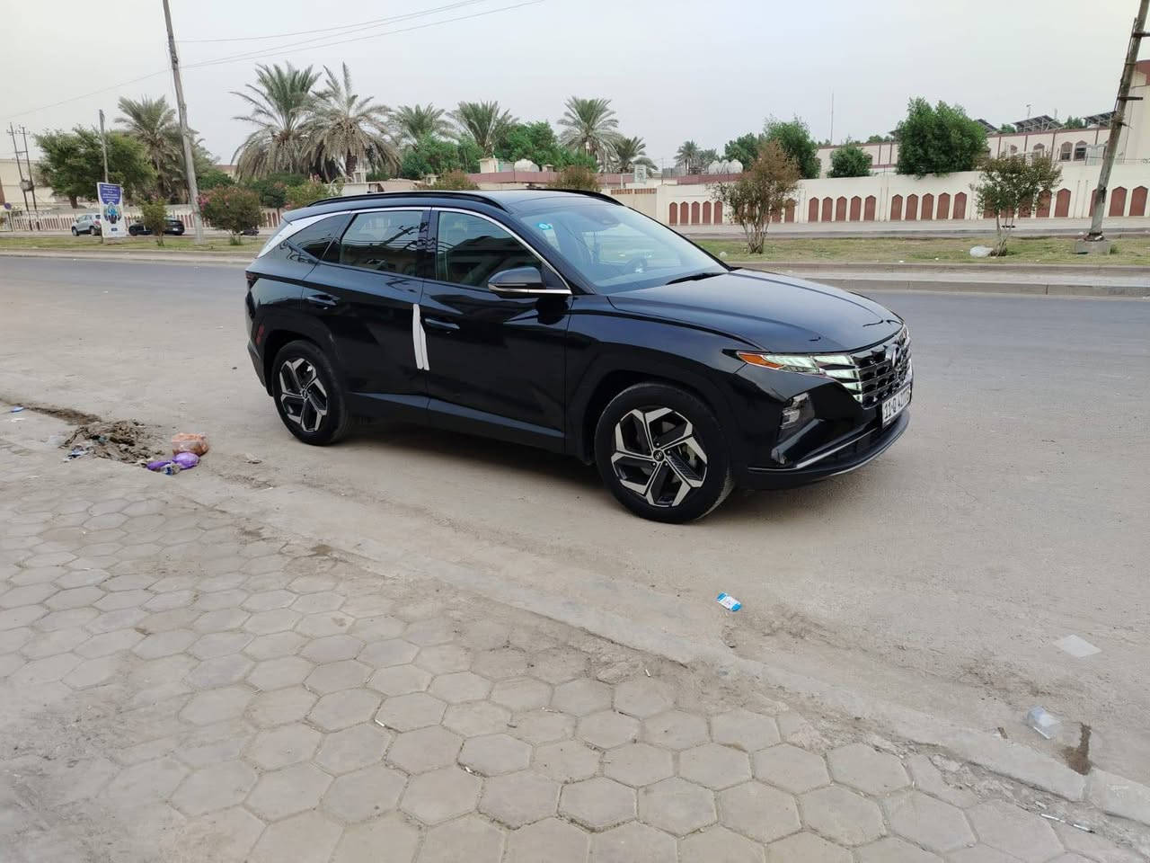 سلام عليكم توسان امريكي فول موصفات بنرامه خمس كامرات قطعتين تبريد سويج بصمه كير دكم مكينه جبيره بانزين عادي كشنات جلد تدفئه وتبريد واستيرن تدفئه تحكمات استيرن ويل كب جبير تشغيل عن بعد اتقدم وترجع بلبصمه توقف ذاتي رادارات رقم بغداد بسمي موديل 2022 شنو بالك بيه معروض 180 وبيه مجال مكان سياره بغداد رقم هاتف ***********
