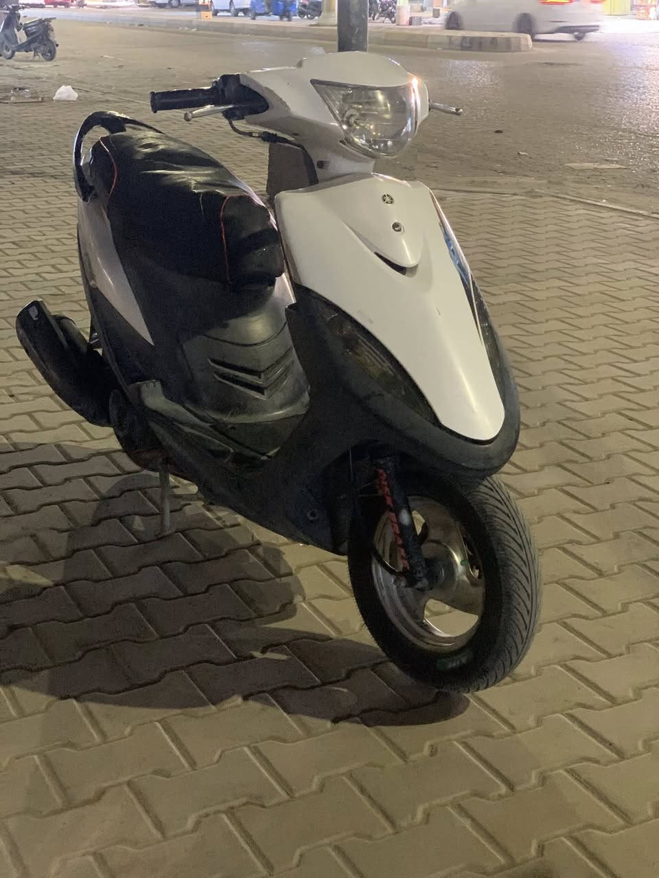 ماكس عدله
دراجه كلش نضيفه 
بوشه وبستم ولفات كلهن بلاد بس مبدل بيه زنجيل 
كهربائيات سلف هندر اشاير عالي ناصي سكن 
كفراته ختم واحد وي المكينه 
مكاني ناصريه مركز 
سعره ٧٠٠ 
***********
