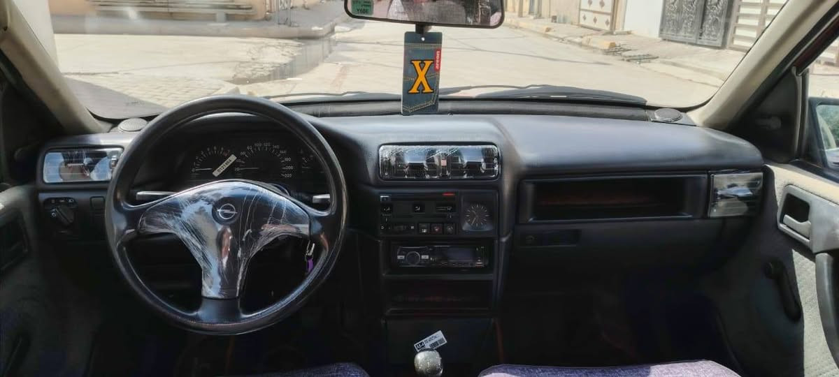 للبيع اوبل فكترا مودل ٩٢ حجم ١٦ كركوك رقم انكليزي بسمي شرط التحويل بطاقه بانزين السعر ٤٦ للاتصال ***********

