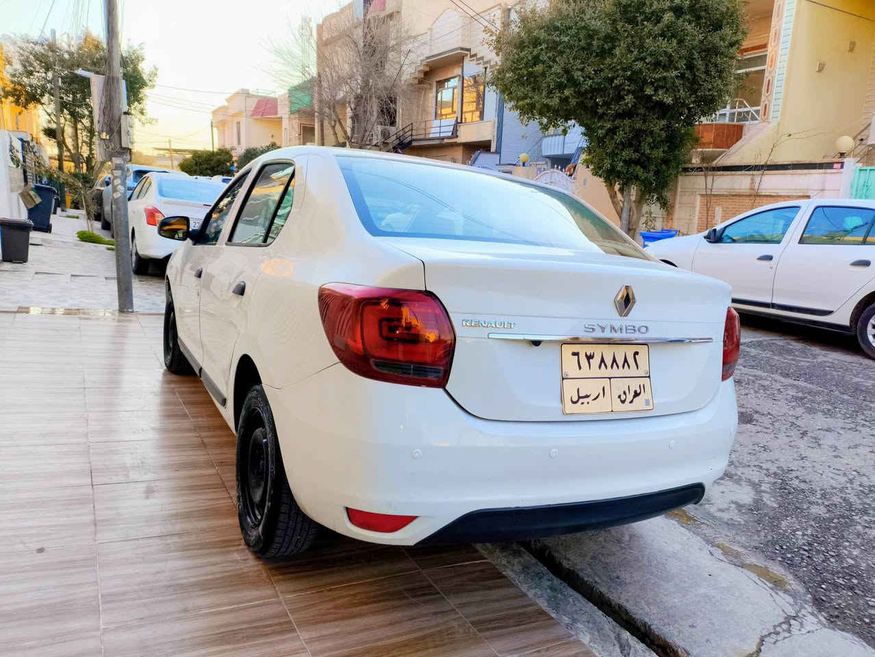 ڕینۆ سمبول 2018   تۆماتیک و بەنزین 
گێڕ و مەکینە و تەبرید بەشەرتە
تەحویل و غەڕامە بەشەرتە 
سەنەوی و ژینگەی نوێیە تا 9/2026 
پێنچ پارچەی  سبوغە و جەمپێکی پشتی هەیە 
260 هەزار غەڕامەی لەسەرە دەدرێتەوە بە کڕیار
ڕەقەم هەولێرە و لەشاری هەولێرە
سعر : 64 وەرەقە و معاملەیەکی کەم

***********
