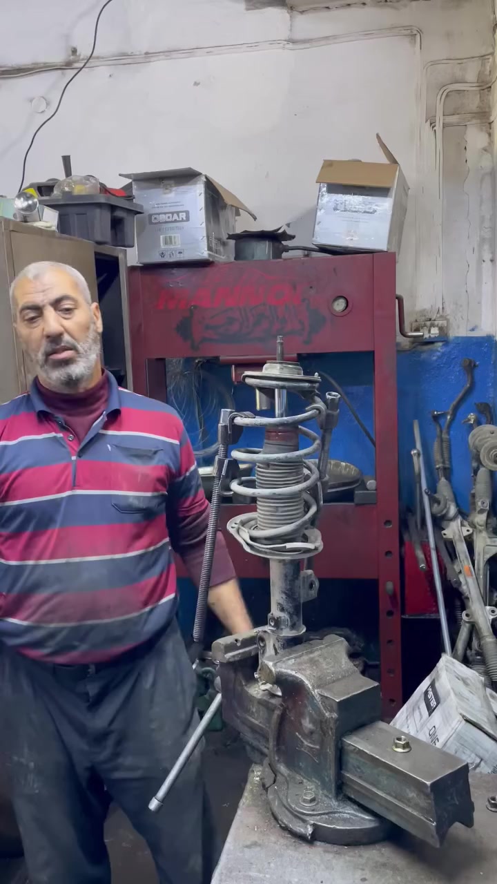 خدمات عادل النجفي لحدادة الصدر ومشط الستيرن
بغداد البياع الحي الصناعي الشارع الاول
*********** عادل النجفي
*********** علي الفتلاوي
