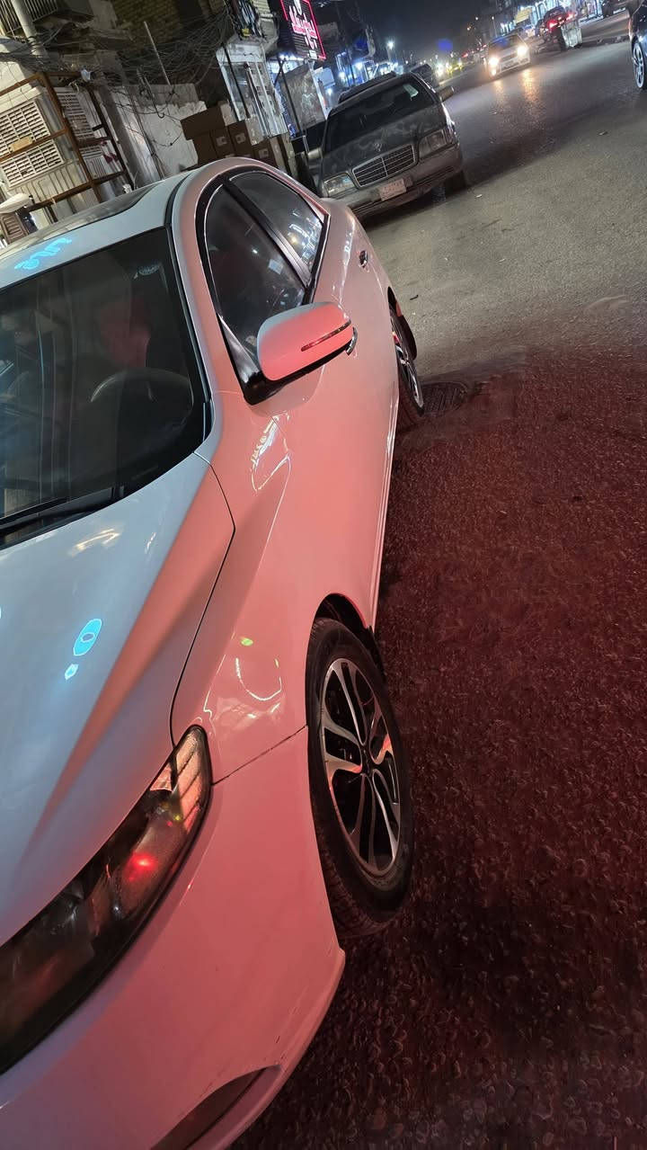 السلام عليكم سياره كيه سيراتو مديل 2012 فول عده البصمه رقم أربيل جديد بيهه قطعه وحده وكم مكان بارد فقط بدون لا تبديل ولا صبغ السعر 105وبيهه مجال ***********
