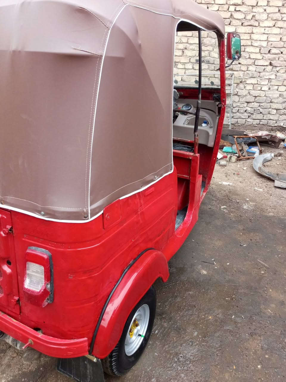 السلام عليكم تكتك موديل 17 شهر 12 اوراق اصولي مكينه مال 20 جديده تكتك معمره بدون ضربه تخم تاير تخم دبل جديد تخم بريك 3 بل مكان المكان بغداد السعر 2700 بيه مجال للطيبين رقم الهاتف ***********
