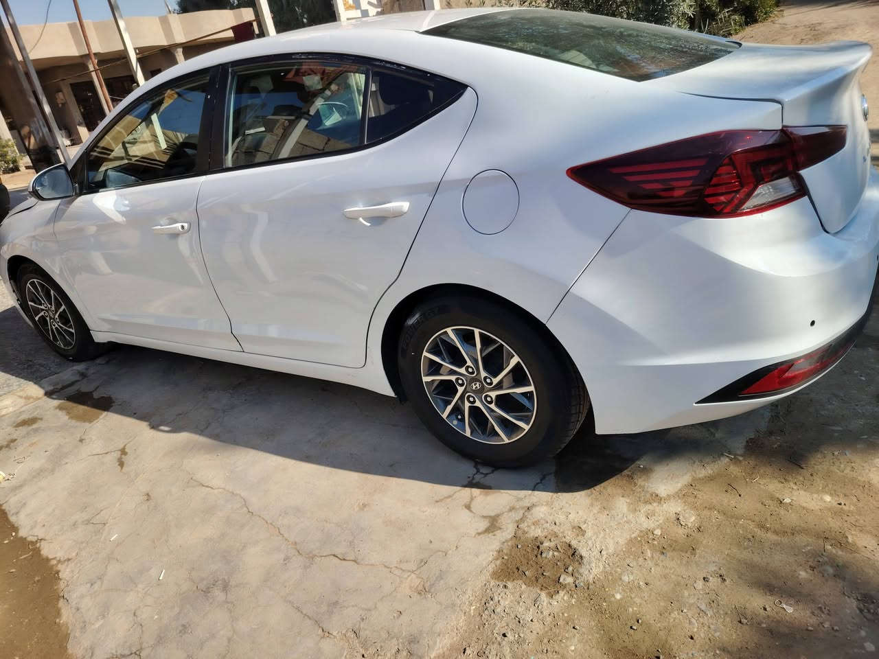 السلام عليكم انترا موديل 2019 أمريكي كير مكينه تبريد صدر جديد تخم تاير بيها 4 قطع صبغ
رقم بغداد انكليزي *********** عنوان بغداد جسر ديالئ
