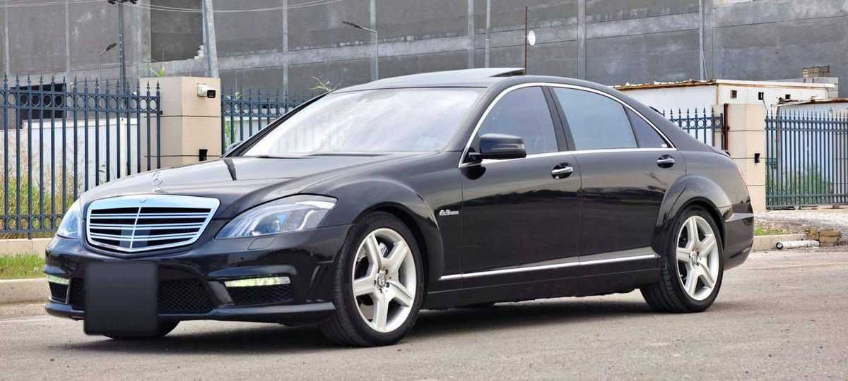 سلام عليكم تحفه للبيع AMG  S63 موديل 2007 وارد يابان ماشيه 137الف رقم واسط مميز بسمي محرك V8  باب طويل فول مواصفات سياره كارتون مال جناي *********** سياره جكات فول ع اخير مكان بابل ترهم مراوس
